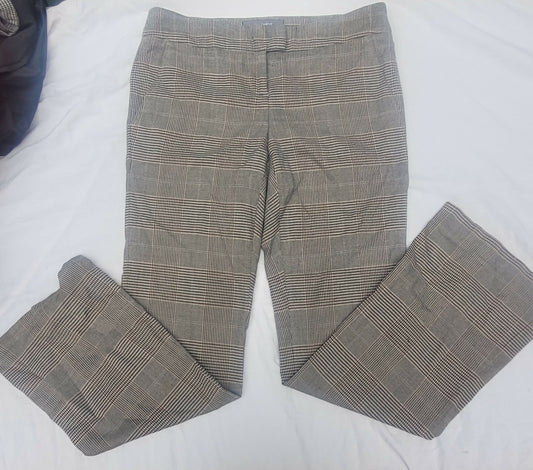 Pantalón Basement, talla 38, impecable