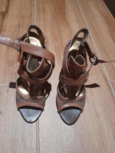 Tacones Guess Talla 35,5 Usados como nuevos